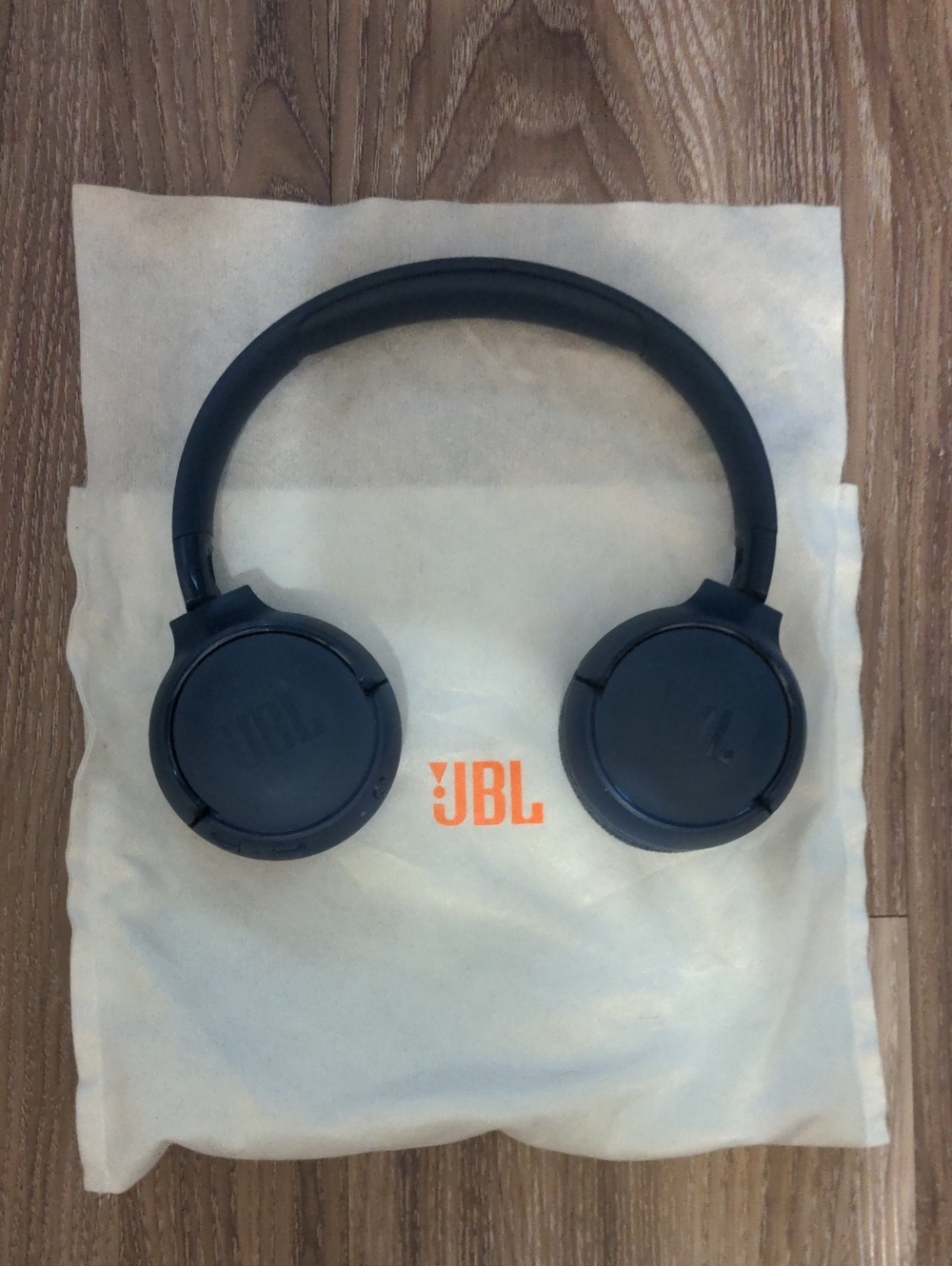 JBL Blue On-Ear Extended Headphones  Bluetooth W/ White Carrying Pouch